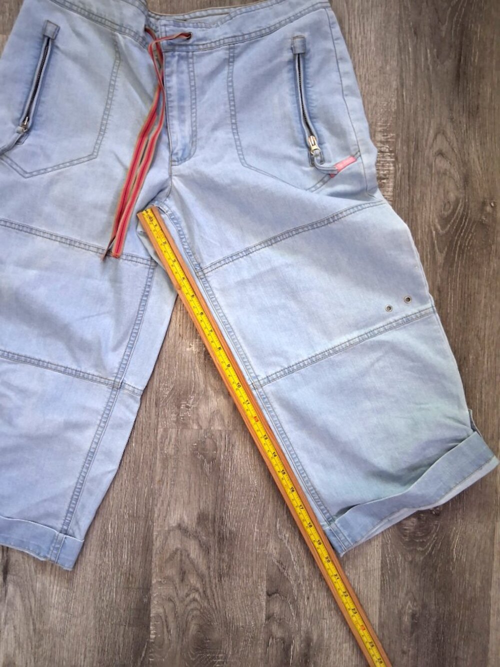 VTG BUM Equipment Women's Missy Size 12, 32x20 Mid Rise Blue Denim Capri Pants - Picture 10 of 13